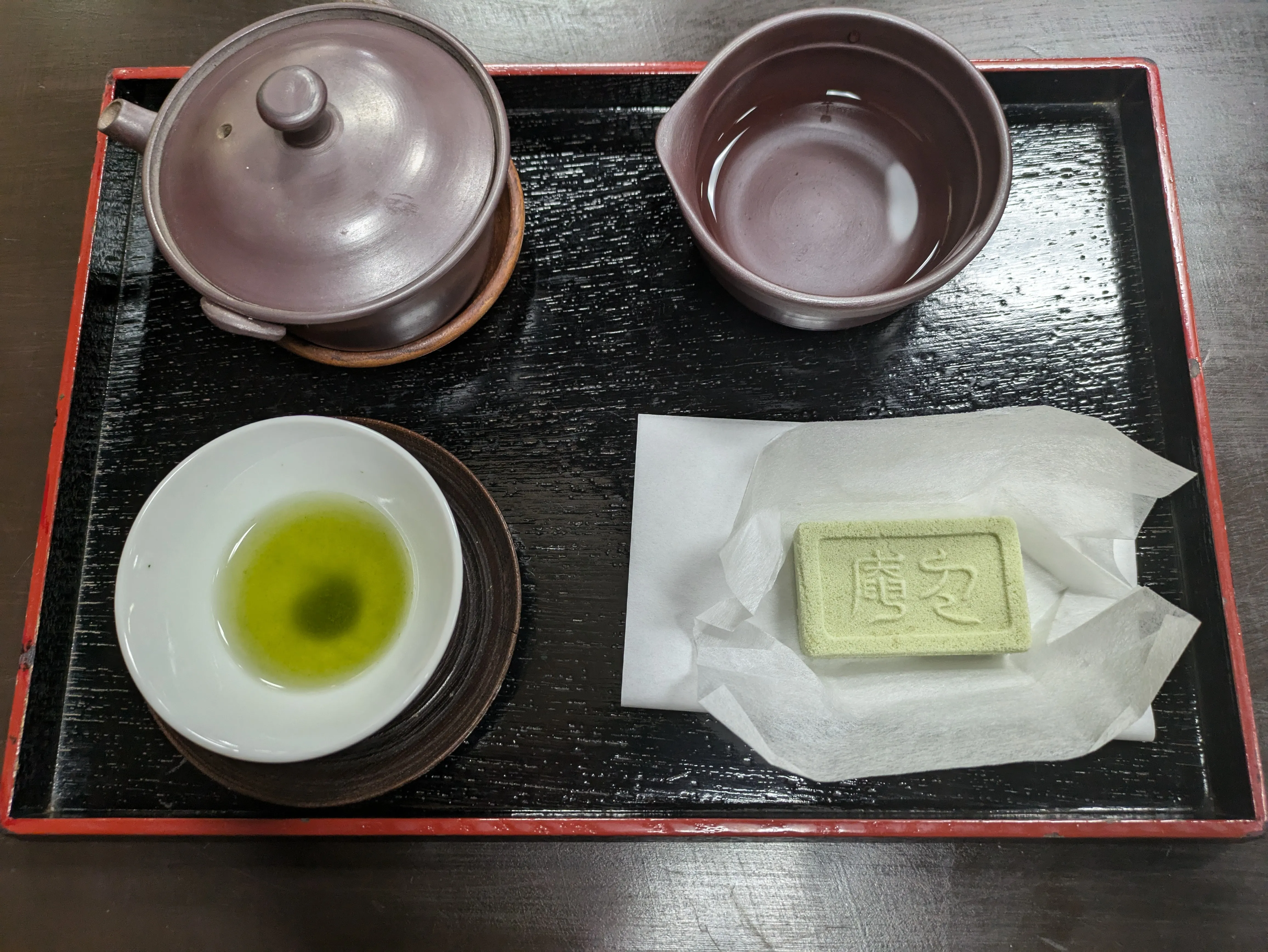 おしゃれなカフェの内観
